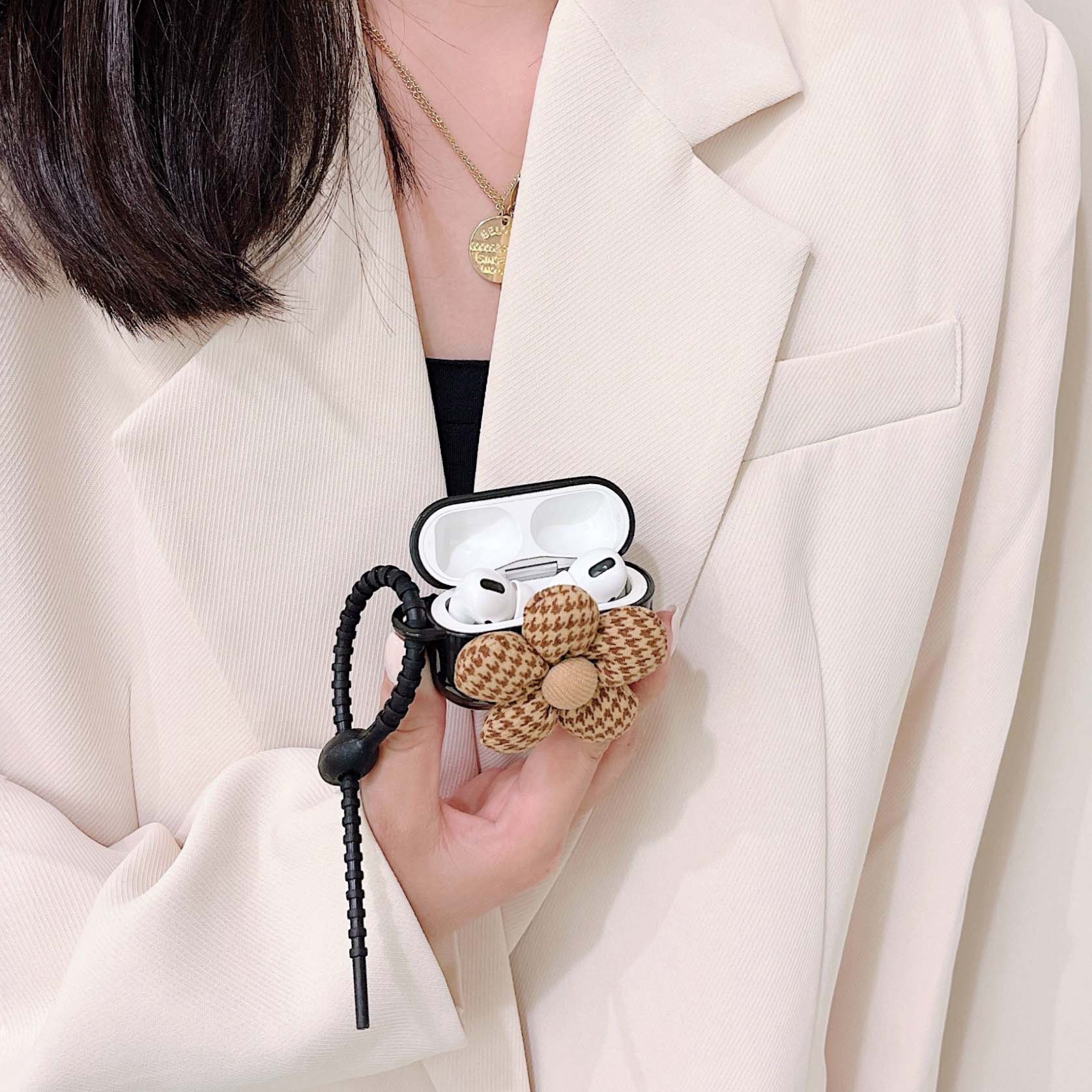 Forget-Me-Not Flower Hand Strap AirPods Pro Case Shock Proof Cover