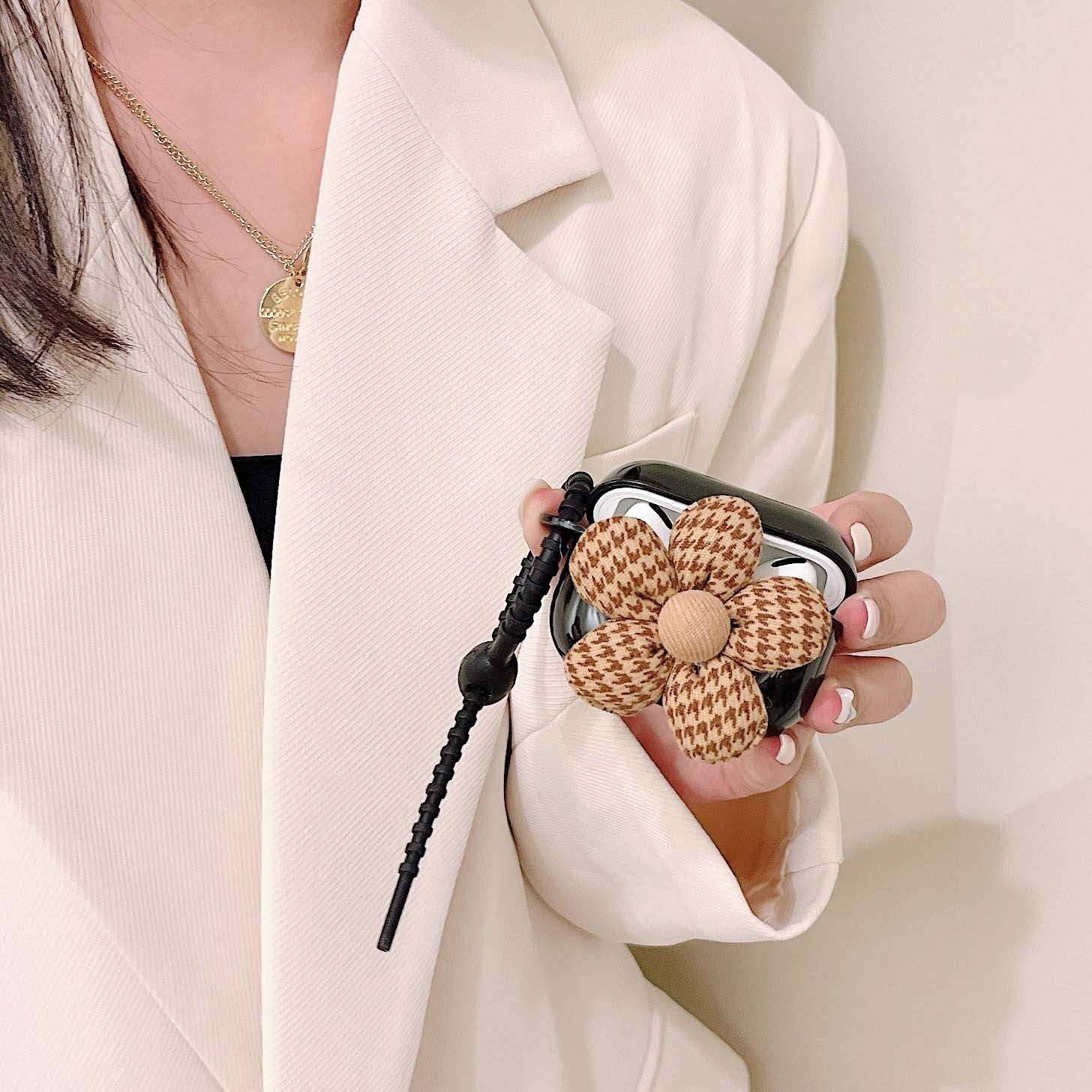 Forget-Me-Not Flower Hand Strap AirPods Pro Case Shock Proof Cover